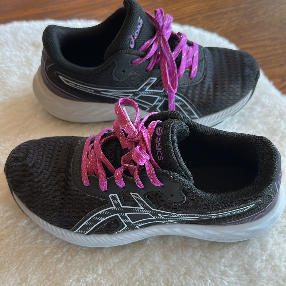 Girls asics